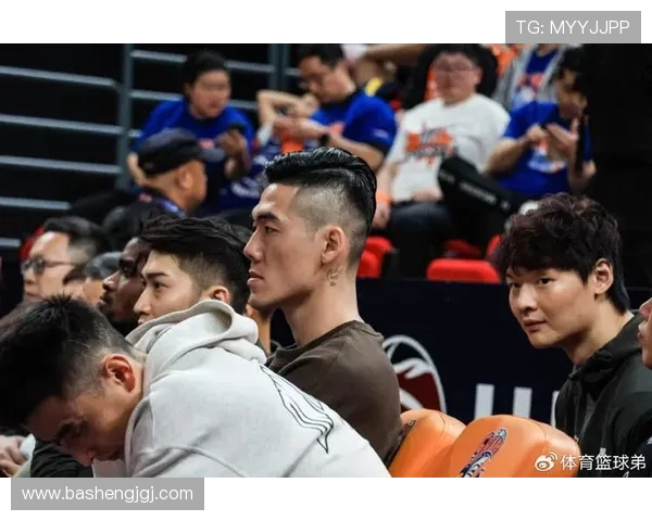 王哲林领衔中国男篮重振雄风 展现球场霸气与领导力的全新篇章 王哲林领衔中国男篮重振雄风 展现球场霸气与领导力的全新篇章