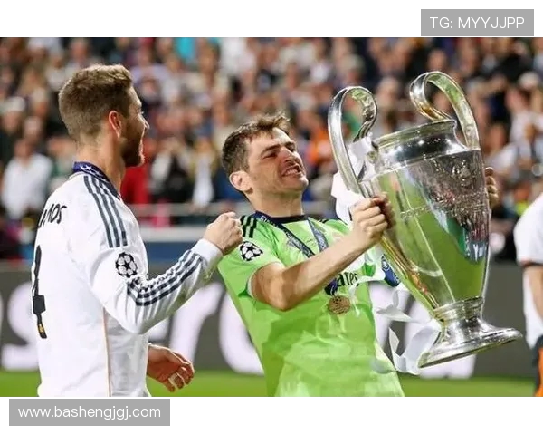 伊克尔·卡西利亚斯：从传奇门神到足球历史的重要见证者